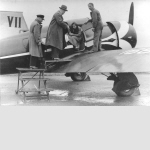 Passengers leave after landing a Lockheed Orion.Photo credits: Swiss Museum of Transport, LucerneThe photograph is one example from the well over 100,000 pictures in the Swiss Museum of Transport photo collection. Around 4,000 photos have been digitised and can be called up on the terminal in the documentation centre in Lucerne (in German). The online collection is being constantly expanded.